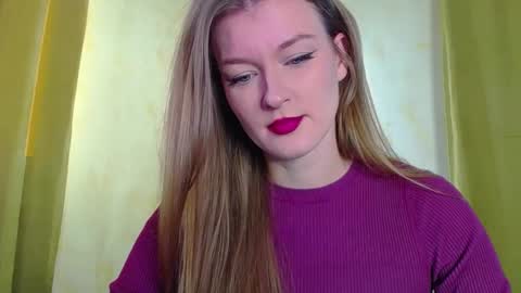 mysticvenus_ online show from December 15, 2025, 8:07 am