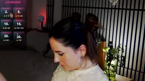 Snapshot of mystique_girl_ chatting on May 21, 2026, 8:27 pm Angeline online show from May 21, 2026, 8:27 pm