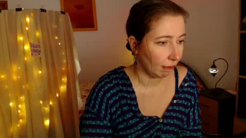 Snapshot of mystydew chatting on April 16, 2026, 11:00 am MystyDew online show from April 16, 2026, 11:00 am