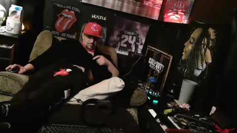 Snapshot of n3v3rpanic1 chatting on January 19, 2025, 7:25 am SnackPants online show from January 19, 2025, 7:25 am