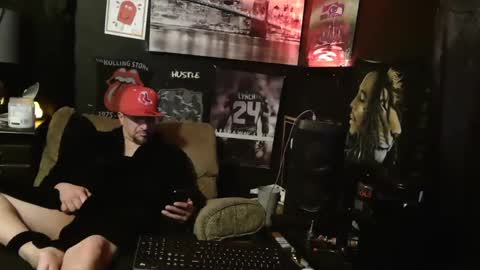 Snapshot of n3v3rpanic1 chatting on January 27, 2025, 5:36 am SnackPants online show from January 27, 2025, 5:36 am