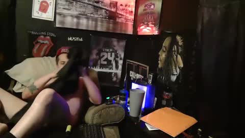 Snapshot of n3v3rpanic1 chatting on January 28, 2025, 6:05 am SnackPants online show from January 28, 2025, 6:05 am