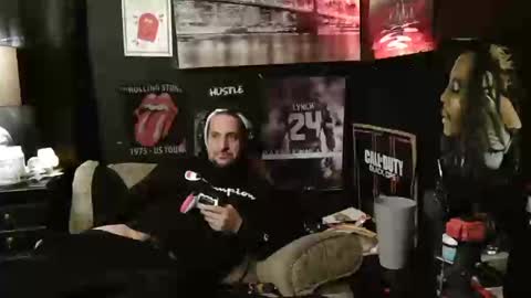 Snapshot of n3v3rpanic1 chatting on January 29, 2025, 7:04 am SnackPants online show from January 29, 2025, 7:04 am