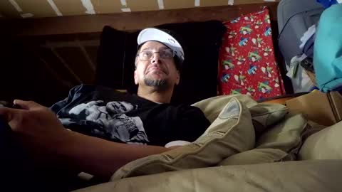 Snapshot of n3v3rpanic1 chatting on September 21, 2025, 9:33 am SnackPants online show from September 21, 2025, 9:33 am