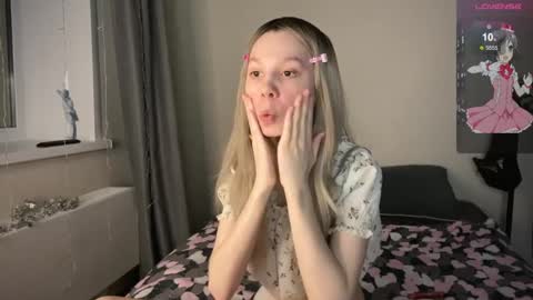 Vanessa and Julia  online show from February 26, 2025, 5:17 pm