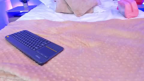 AMY online show from October 30, 2025, 8:42 pm