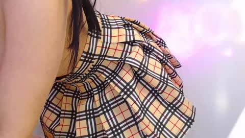 naamah_b online show from January 23, 2025, 5:31 pm