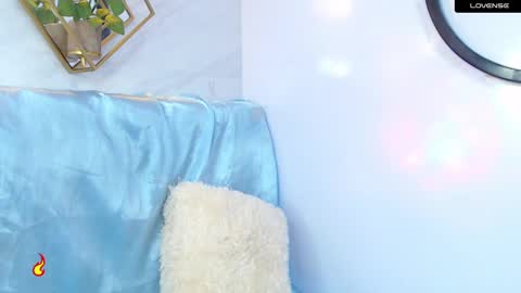 naamah_b online show from February 11, 2025, 4:35 pm