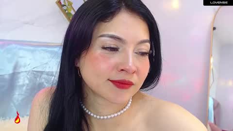 naamah_b online show from February 21, 2025, 1:44 pm