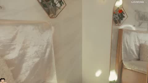 naamah_b online show from November 21, 2025, 3:54 pm