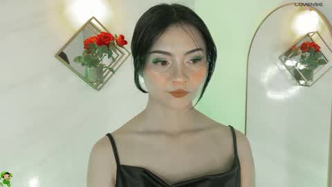 Snapshot of naamah_b chatting on March 17, 2026, 2:42 pm naamah_b online show from March 17, 2026, 2:42 pm