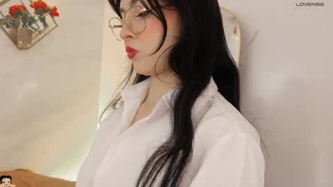 Snapshot of naamah_b chatting on April 20, 2026, 2:31 pm naamah_b online show from April 20, 2026, 2:31 pm