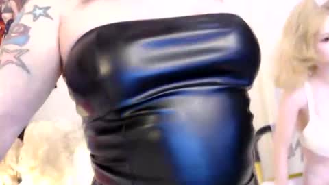 Snapshot of nadia_vixen chatting on May 15, 2026, 11:45 pm Nadia Vixen online show from May 15, 2026, 11:45 pm