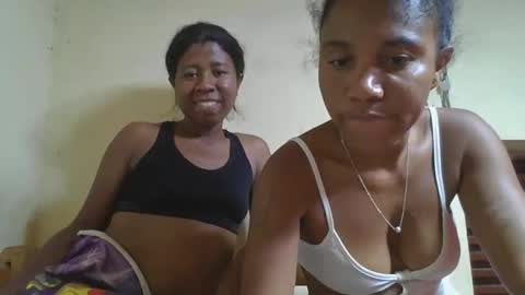 nadiasando online show from November 20, 2025, 8:08 pm