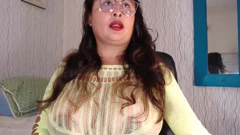 Snapshot of nadiawhite_ chatting on October 4, 2025, 11:41 am Nadia online show from October 4, 2025, 11:41 am