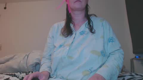 Nadine online show from December 22, 2024, 7:10 pm