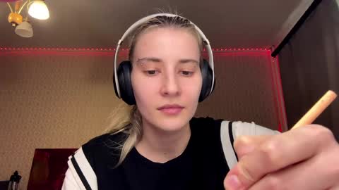 Leya online show from April 20, 2026, 3:04 pm