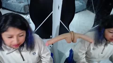 Nadriah  online show from November 22, 2025, 5:50 am