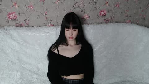 Naemi online show from April 14, 2026, 3:40 pm