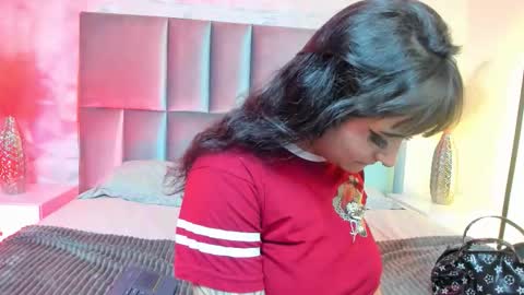 Snapshot of naeniademon_ chatting on February 24, 2026, 3:48 am Naenia online show from February 24, 2026, 3:48 am