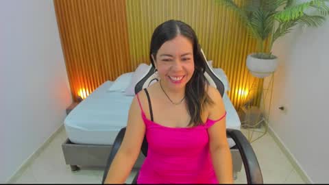 Snapshot of nahia_13 chatting on February 19, 2025, 11:49 am N A H I A online show from February 19, 2025, 11:49 am