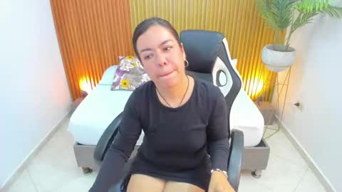 Snapshot of nahia_13 chatting on February 26, 2025, 3:08 pm N A H I A online show from February 26, 2025, 3:08 pm