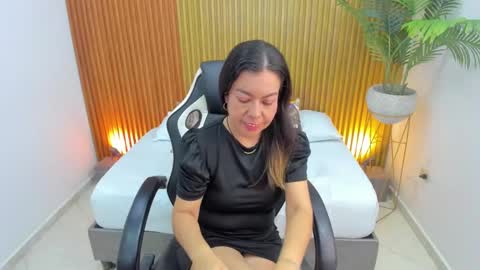 Snapshot of nahia_13 chatting on March 4, 2025, 2:53 pm N A H I A online show from March 4, 2025, 2:53 pm