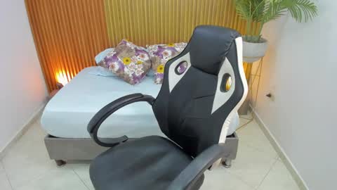 Snapshot of nahia_13 chatting on March 5, 2025, 11:49 am N A H I A online show from March 5, 2025, 11:49 am