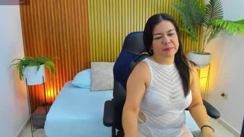 Snapshot of nahia_13 chatting on September 12, 2025, 12:05 pm N A H I A online show from September 12, 2025, 12:05 pm