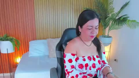 Snapshot of nahia_13 chatting on November 19, 2025, 12:05 pm N A H I A online show from November 19, 2025, 12:05 pm