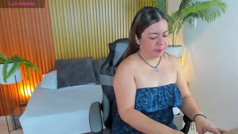 Snapshot of nahia_13 chatting on February 10, 2026, 12:20 pm N A H I A online show from February 10, 2026, 12:20 pm