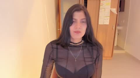 independent model online show from December 27, 2024, 4:15 am