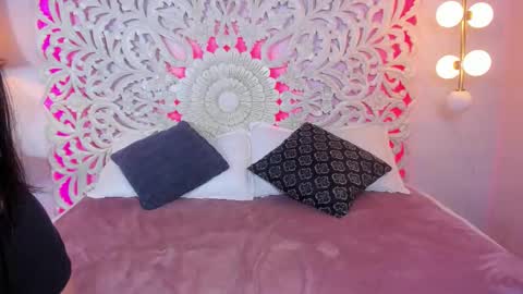 Snapshot of nahomi_key_ chatting on October 17, 2025, 7:49 pm Nahomi online show from October 17, 2025, 7:49 pm