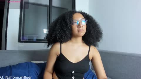 Snapshot of nahomi_miller_ chatting on November 13, 2025, 1:37 am Laura online show from November 13, 2025, 1:37 am