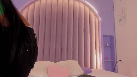  VICTORIA  online show from February 24, 2025, 7:30 pm