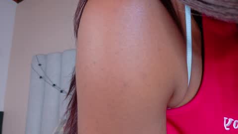  VICTORIA  online show from March 26, 2026, 7:52 pm