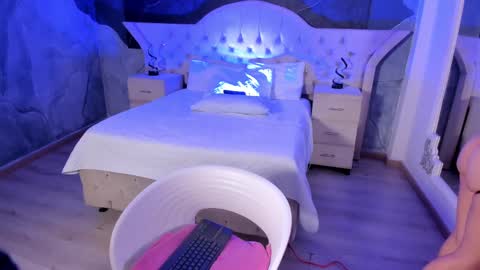 Nahomi online show from February 26, 2025, 4:58 am