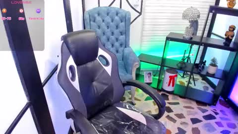 Nahomi online show from November 21, 2025, 6:01 am