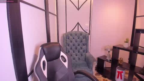 Nahomi online show from December 22, 2025, 4:20 am