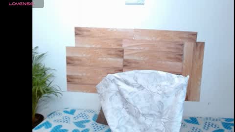 nahomy_gree online show from April 21, 2026, 6:55 pm