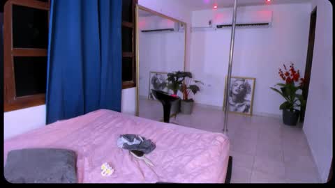 nahomy_hancook online show from January 6, 2026, 11:29 pm