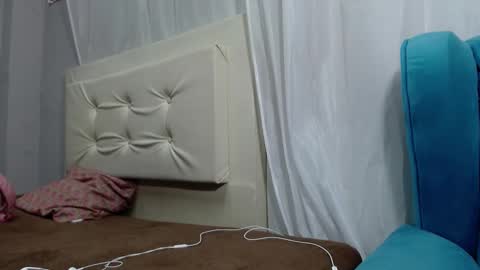 Nahomy online show from December 23, 2024, 5:22 pm