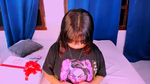 Nahomy online show from September 25, 2025, 7:23 am