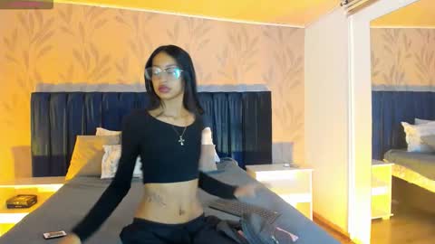 Snapshot of nahomygh chatting on December 19, 2025, 11:28 am Nahomy online show from December 19, 2025, 11:28 am