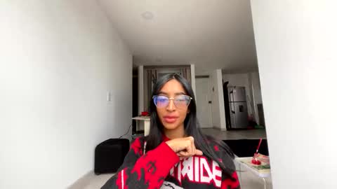 Snapshot of nahomygh chatting on December 21, 2025, 8:49 pm Nahomy online show from December 21, 2025, 8:49 pm