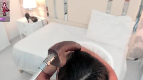 Nahomy Roberts online show from January 18, 2026, 8:40 am