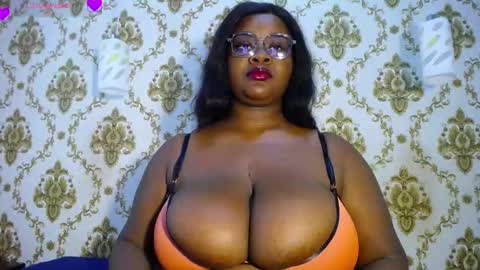 Snapshot of nahybig_boobs chatting on October 22, 2025, 8:52 pm Karatbby online show from October 22, 2025, 8:52 pm