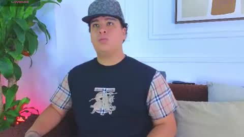 naimruiz_ online show from July 17, 2026, 6:46 pm