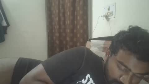 NAIRANANDU28 online show from April 19, 2026, 6:02 am