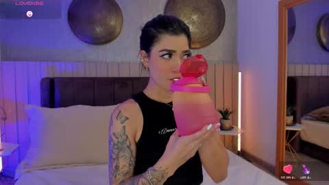 Naisha Ford online show from November 21, 2025, 4:55 am